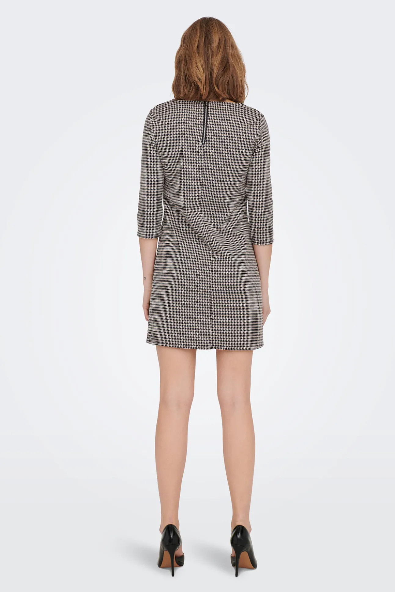 Vestido Corto Con Magas 3/4