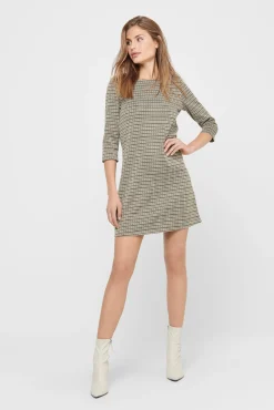 Vestido Corto Con Magas 3/4
