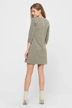 Vestido Corto Con Magas 3/4