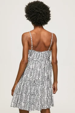 Vestido Corto Con Volumen De Tirantes.