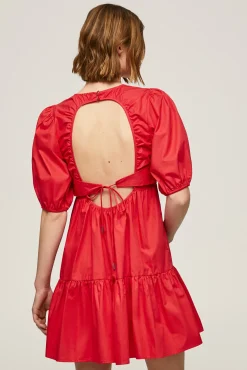 Vestido Corto Con Volumen.