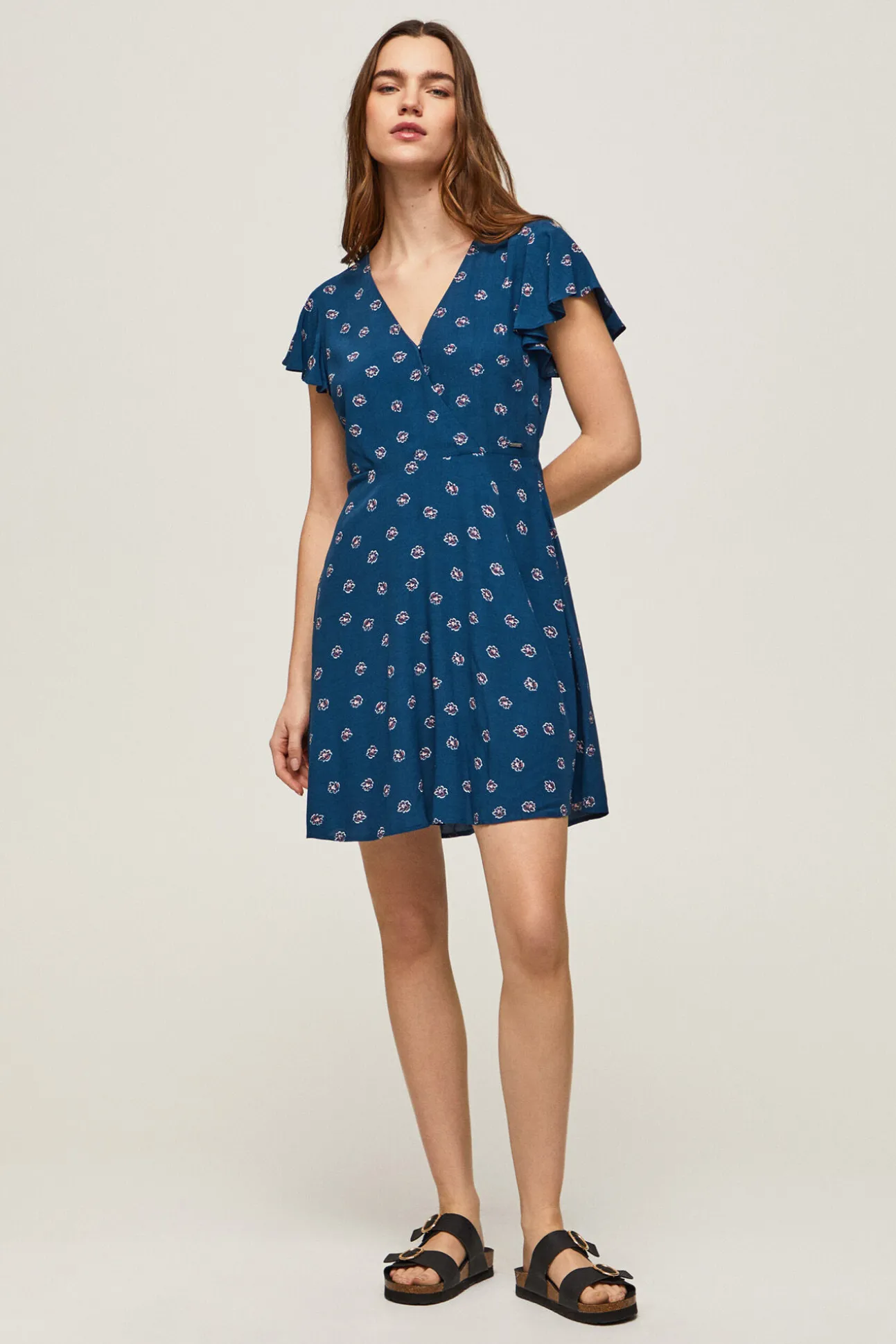 Vestido Corto Cruzado.