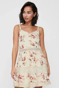 Vestido Corto Cuello Pico