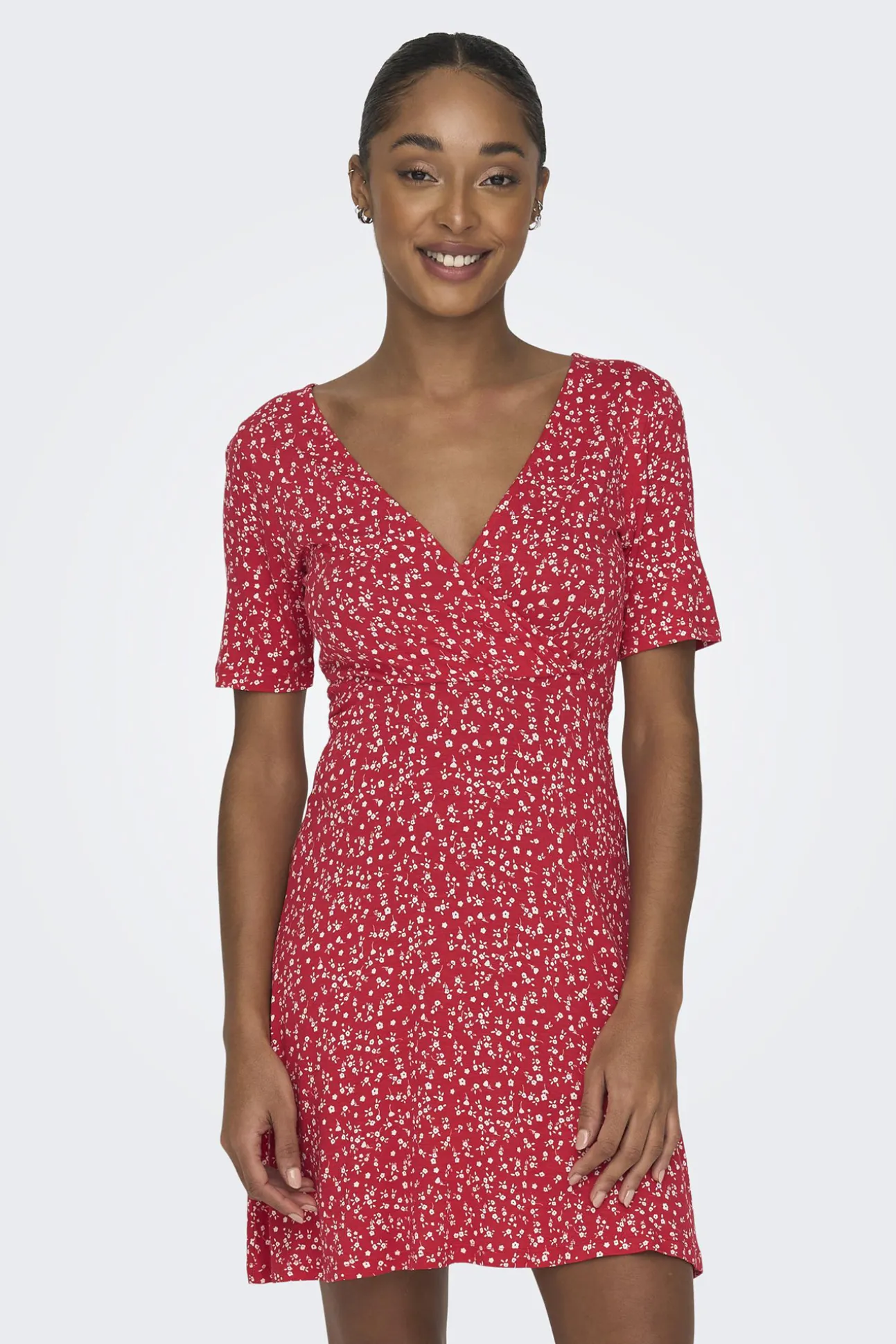 Vestido Corto Cuello Pico