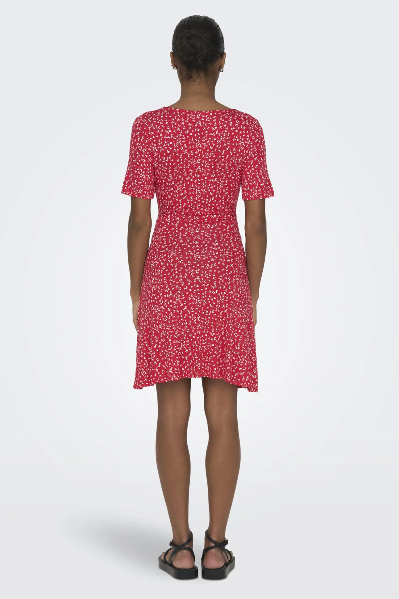 Vestido Corto Cuello Pico