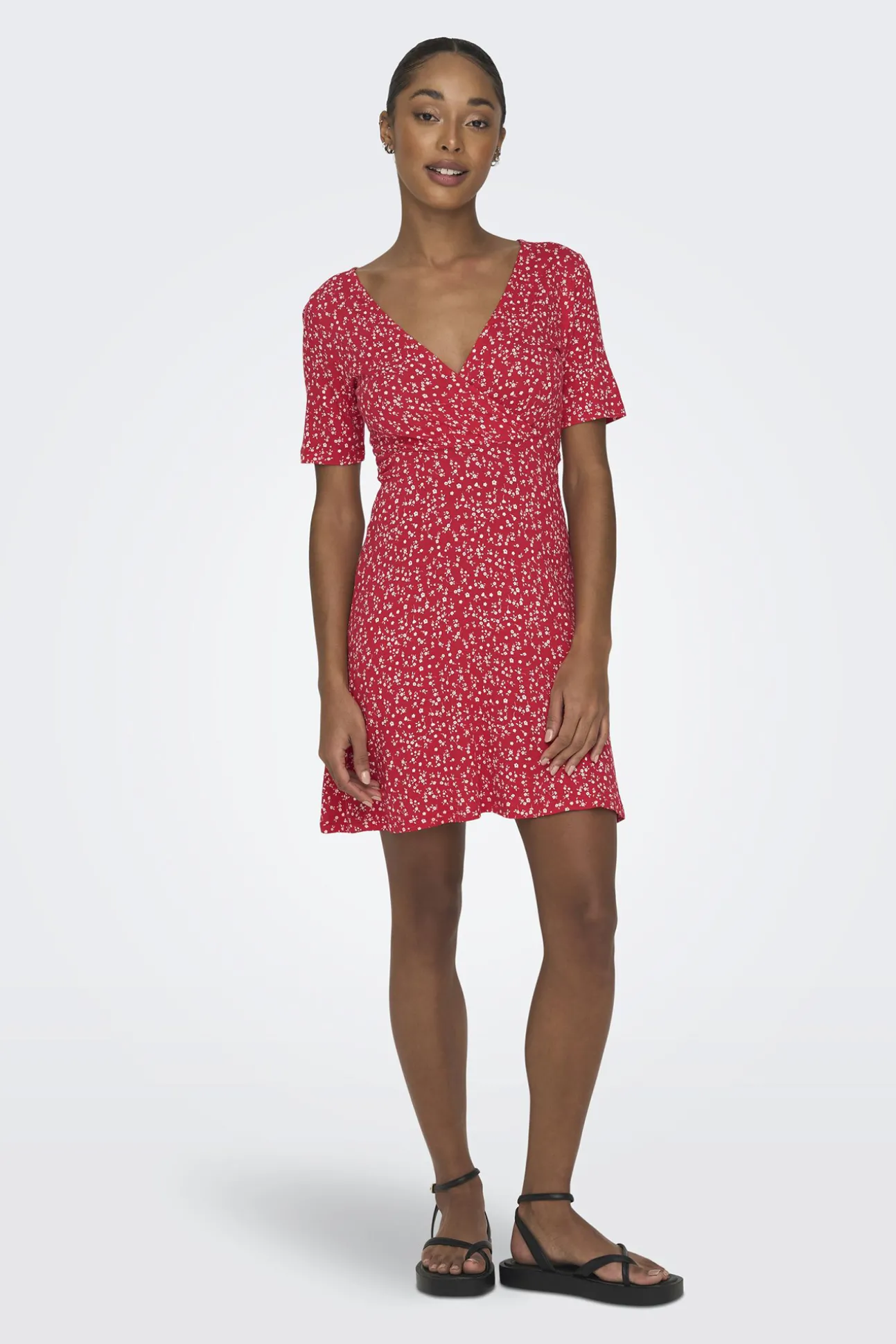 Vestido Corto Cuello Pico