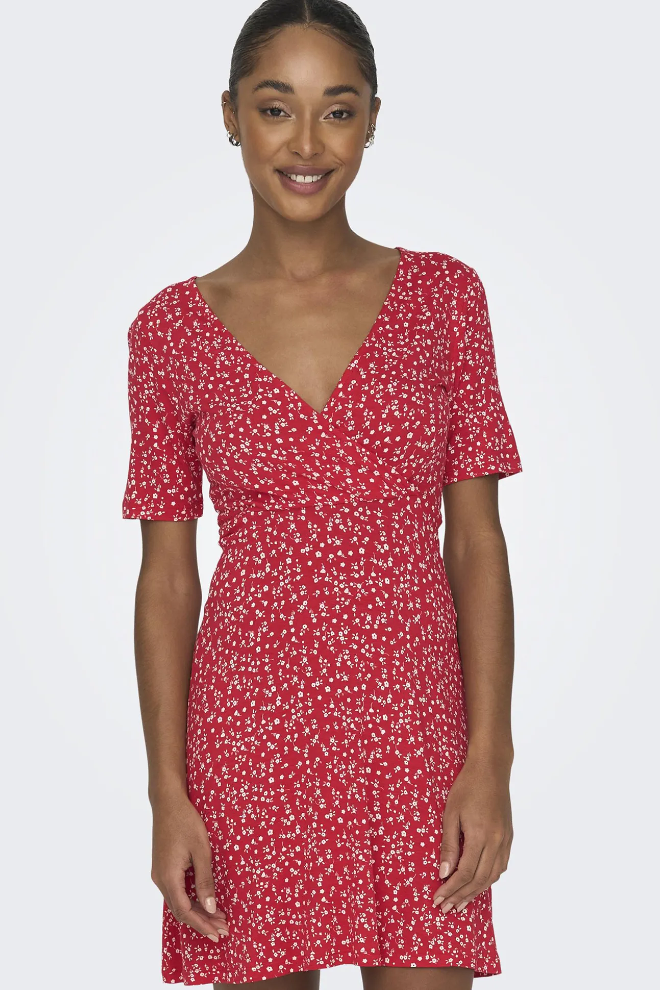 Vestido Corto Cuello Pico