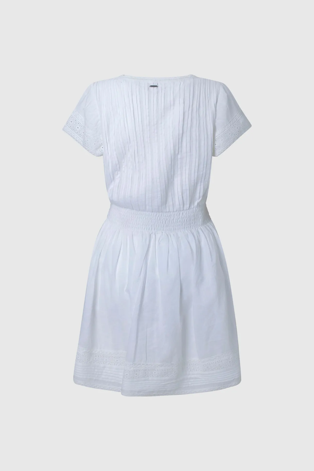 Vestido Corto De Manga Corta.