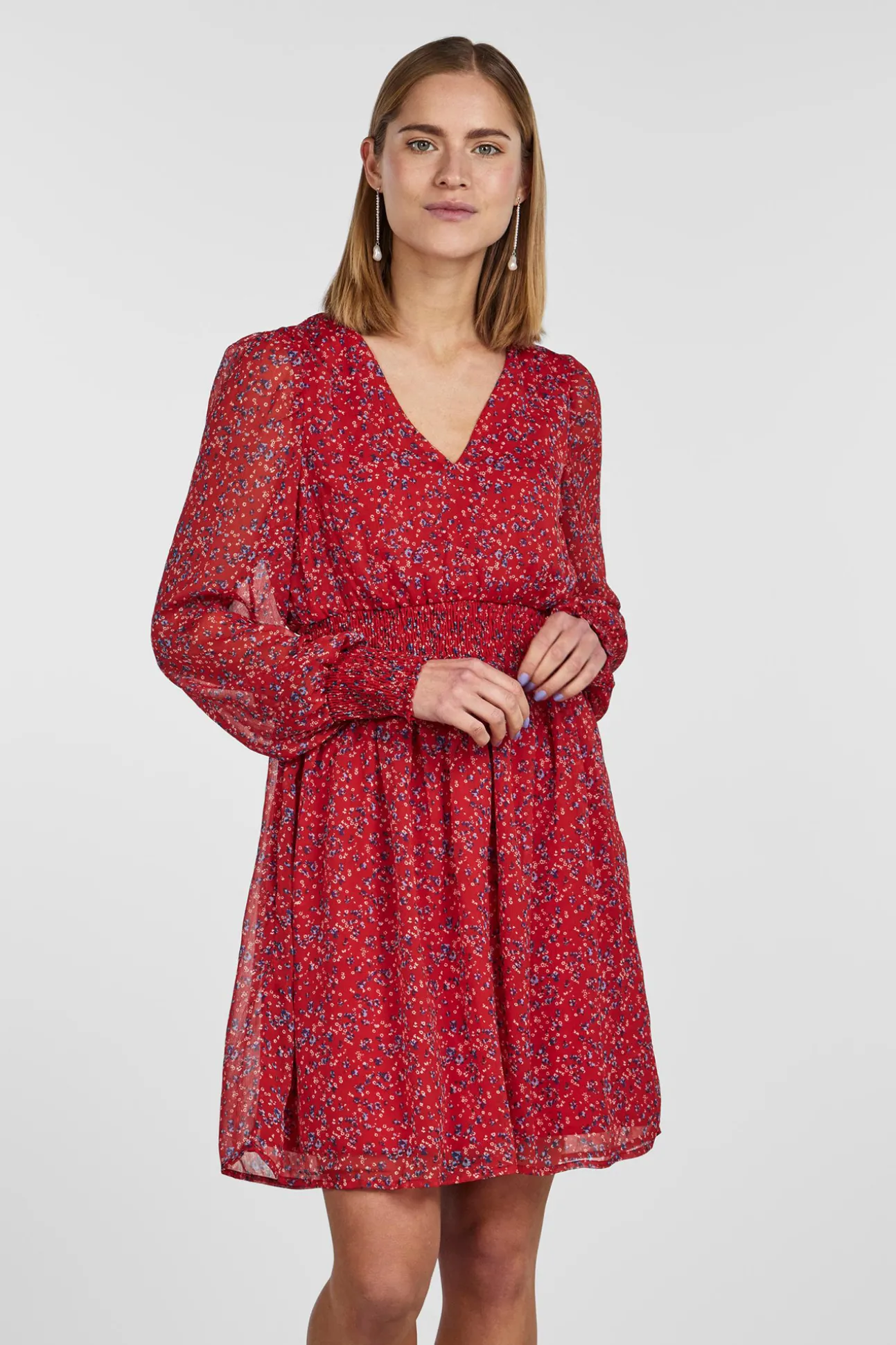 Vestido Corto De Manga Larga Y Con Estampado.