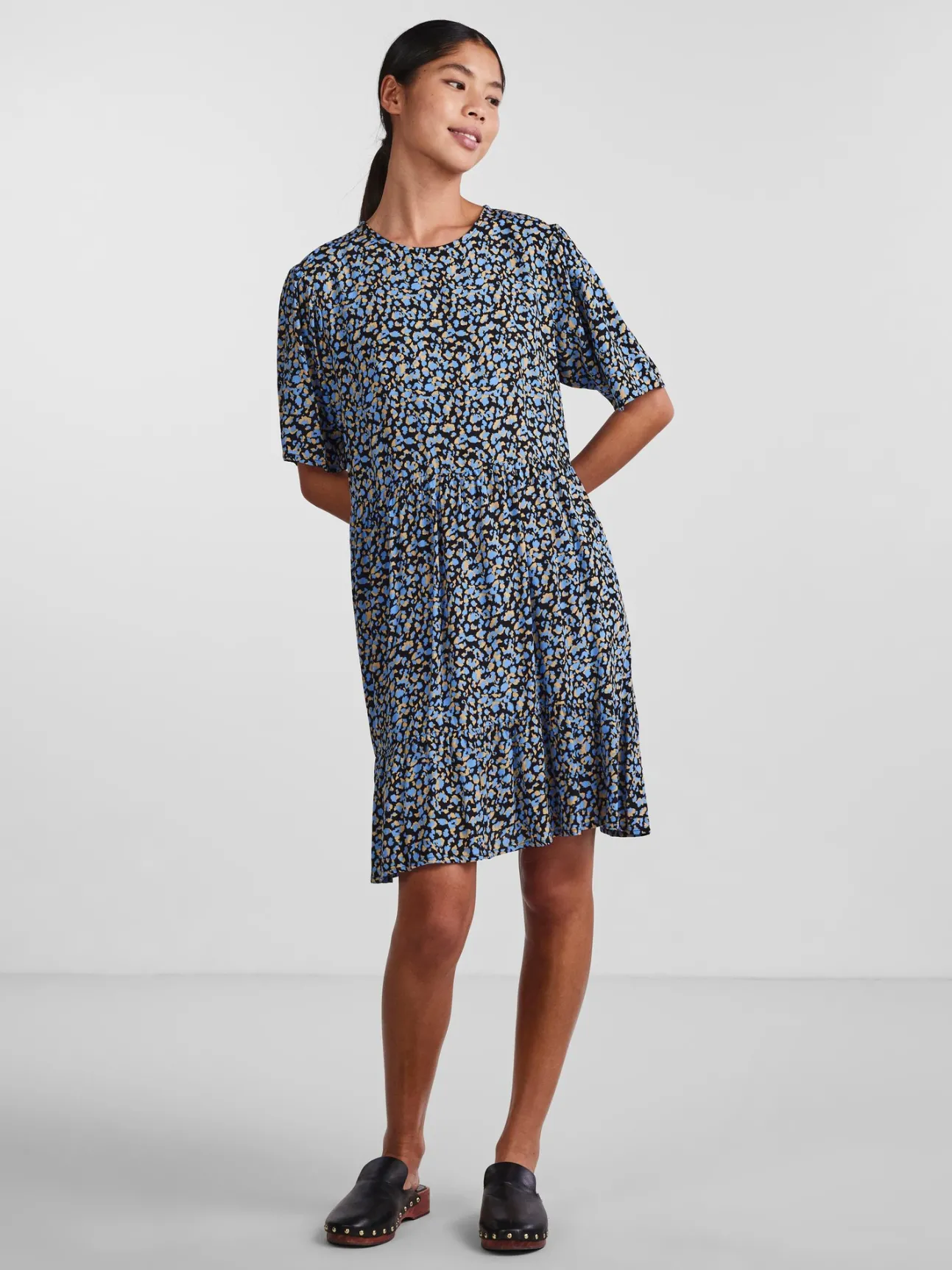Vestido Corto De Mujer Floral.