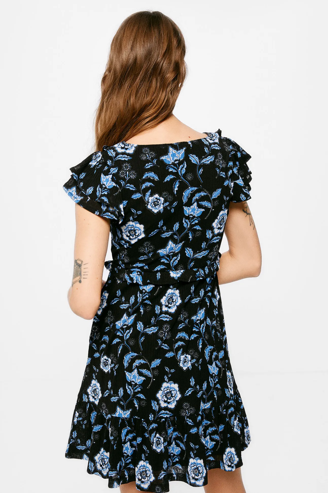 Vestido Corto Escote Cenefa