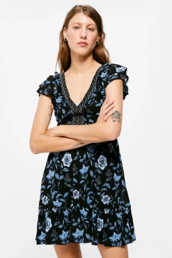 Vestido Corto Escote Cenefa