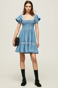 Vestido Corto Fruncido En El Pecho.