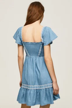 Vestido Corto Fruncido En El Pecho.