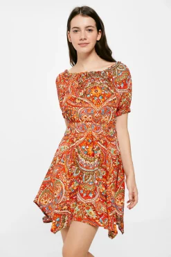 Vestido Corto Goma Escote