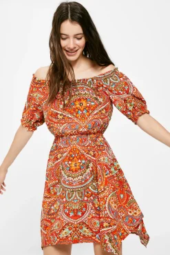 Vestido Corto Goma Escote