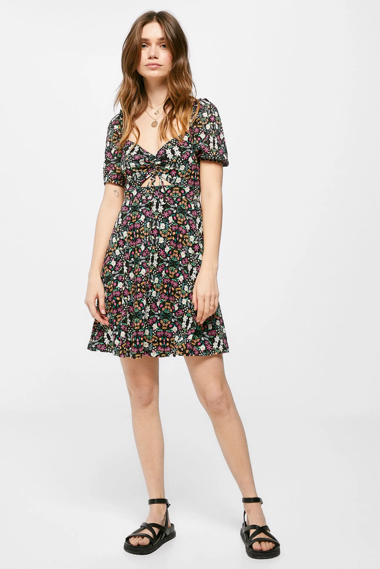 Vestido Corto Lazo Uve Escote