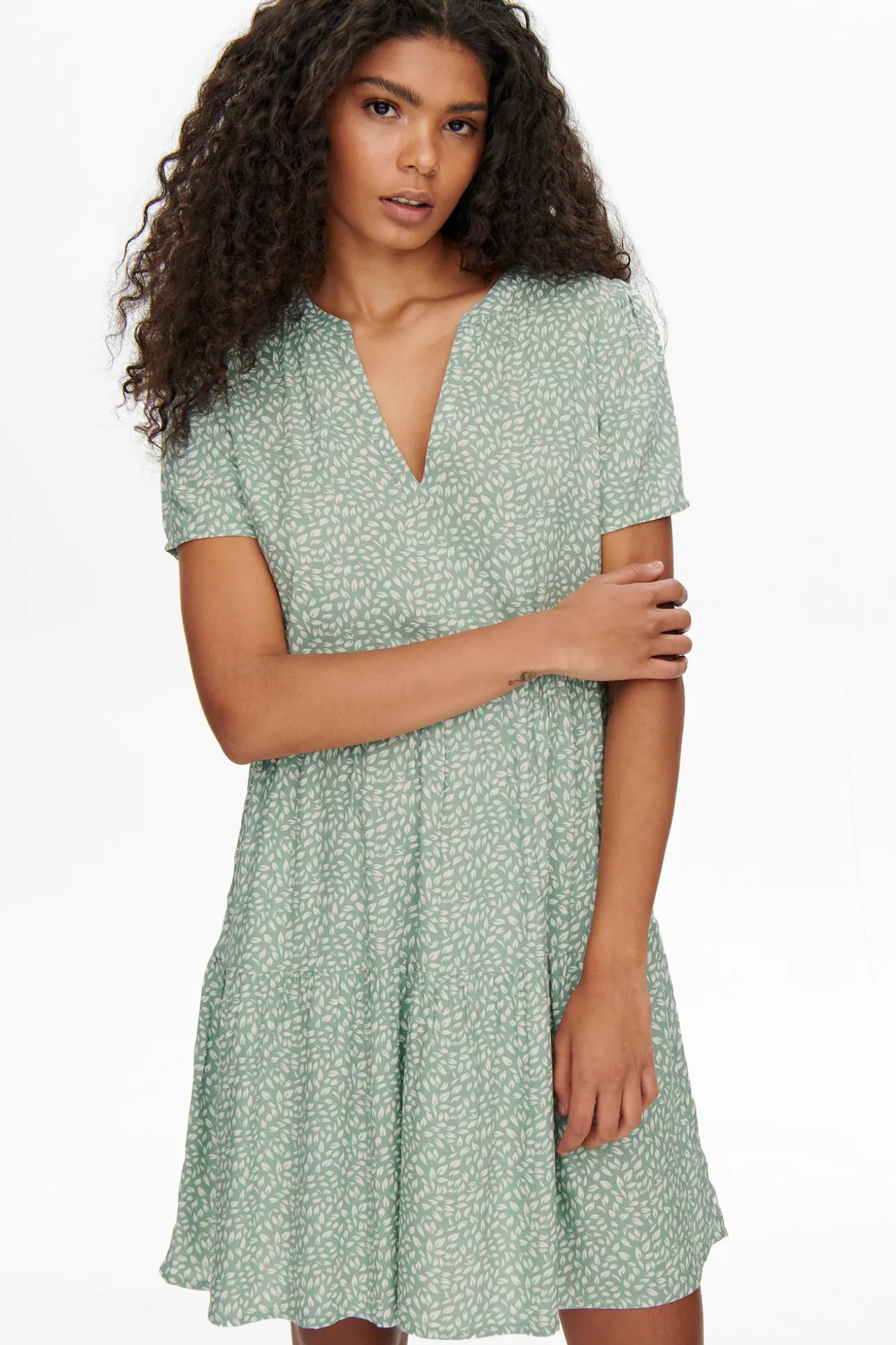 Vestido Corto Manga Corta