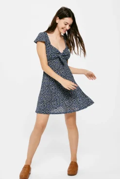 Vestido Corto Nudo Escote