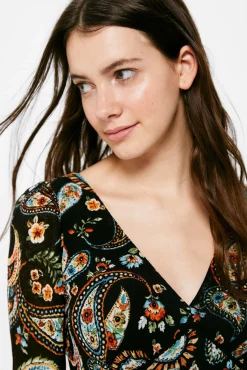 Vestido Corto Paisley