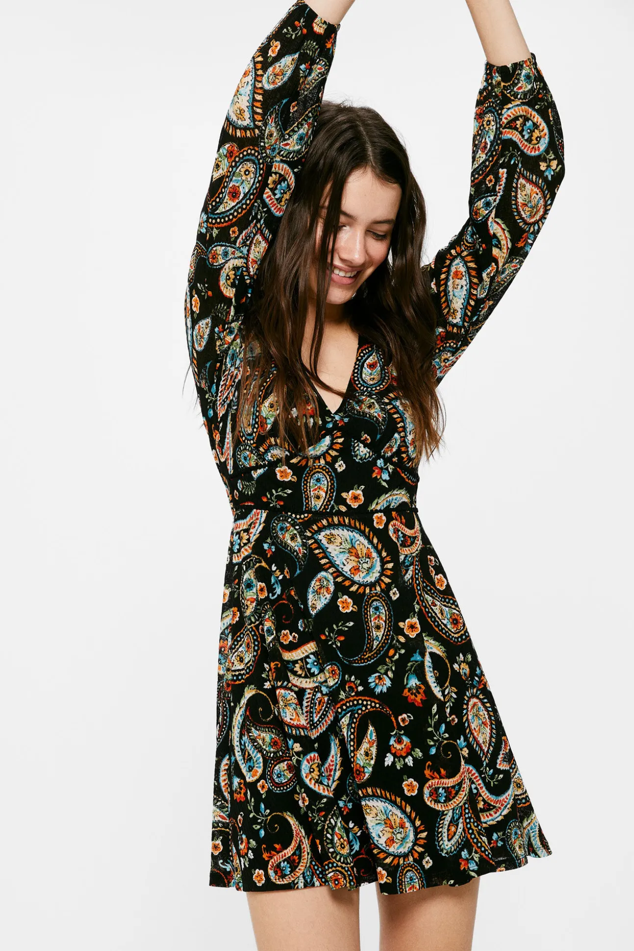 Vestido Corto Paisley