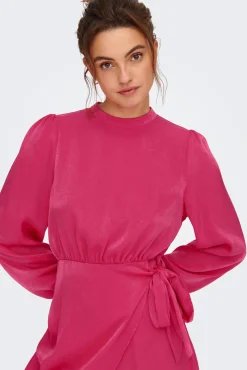 Vestido Corto Satinado