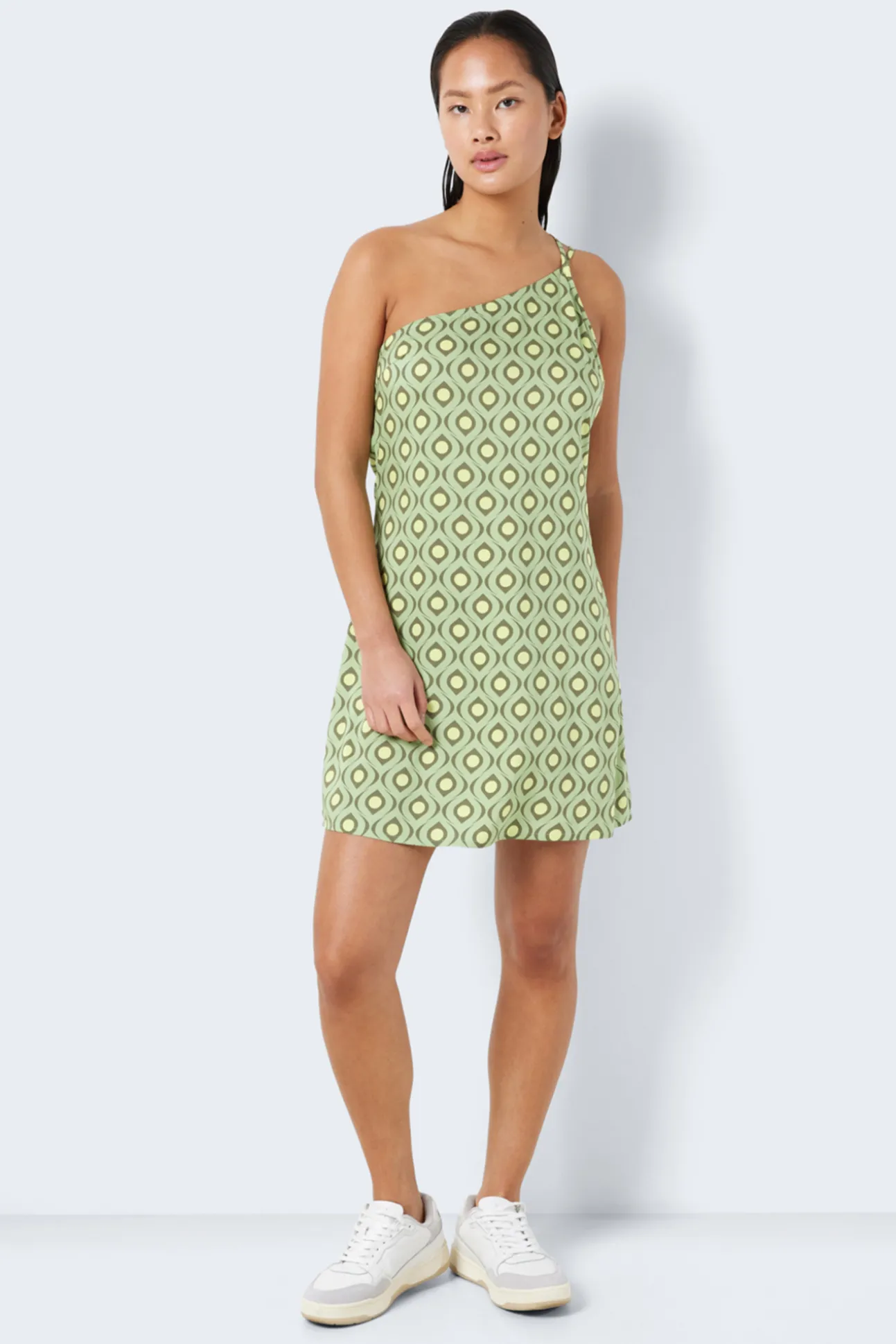 Vestido Corto Tirantes