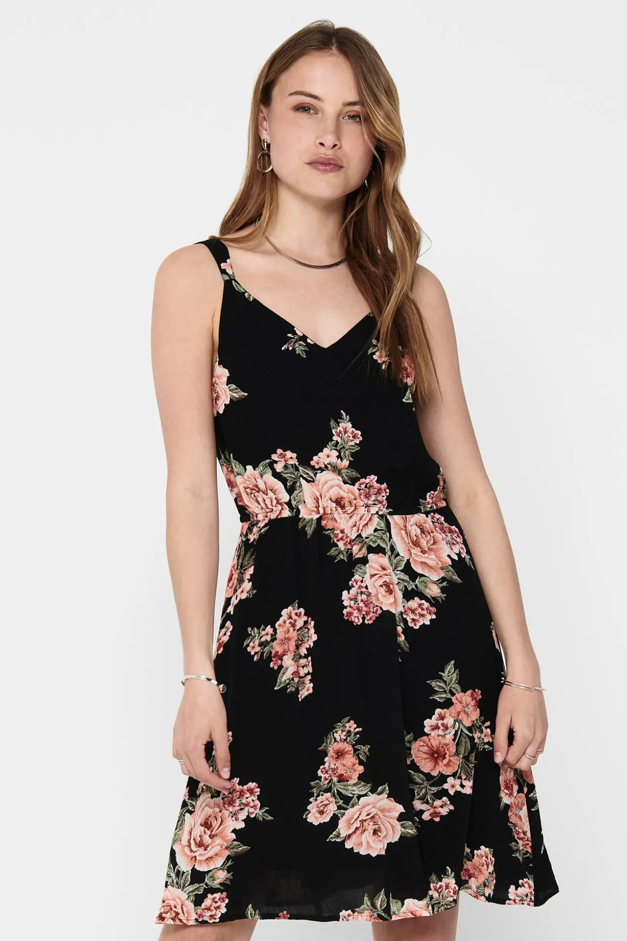 Vestido Corto Tirantes
