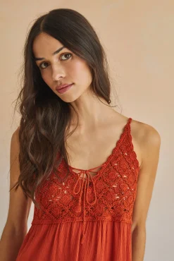 Vestido Corto Tirantes Crochet Pecho