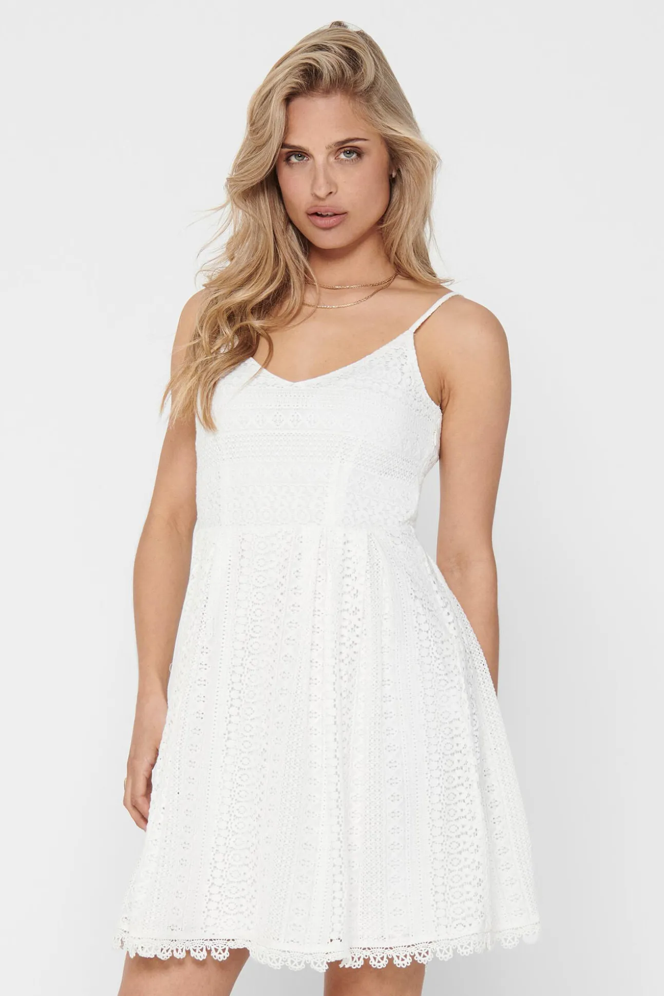 Vestido De Tirantes Encaje