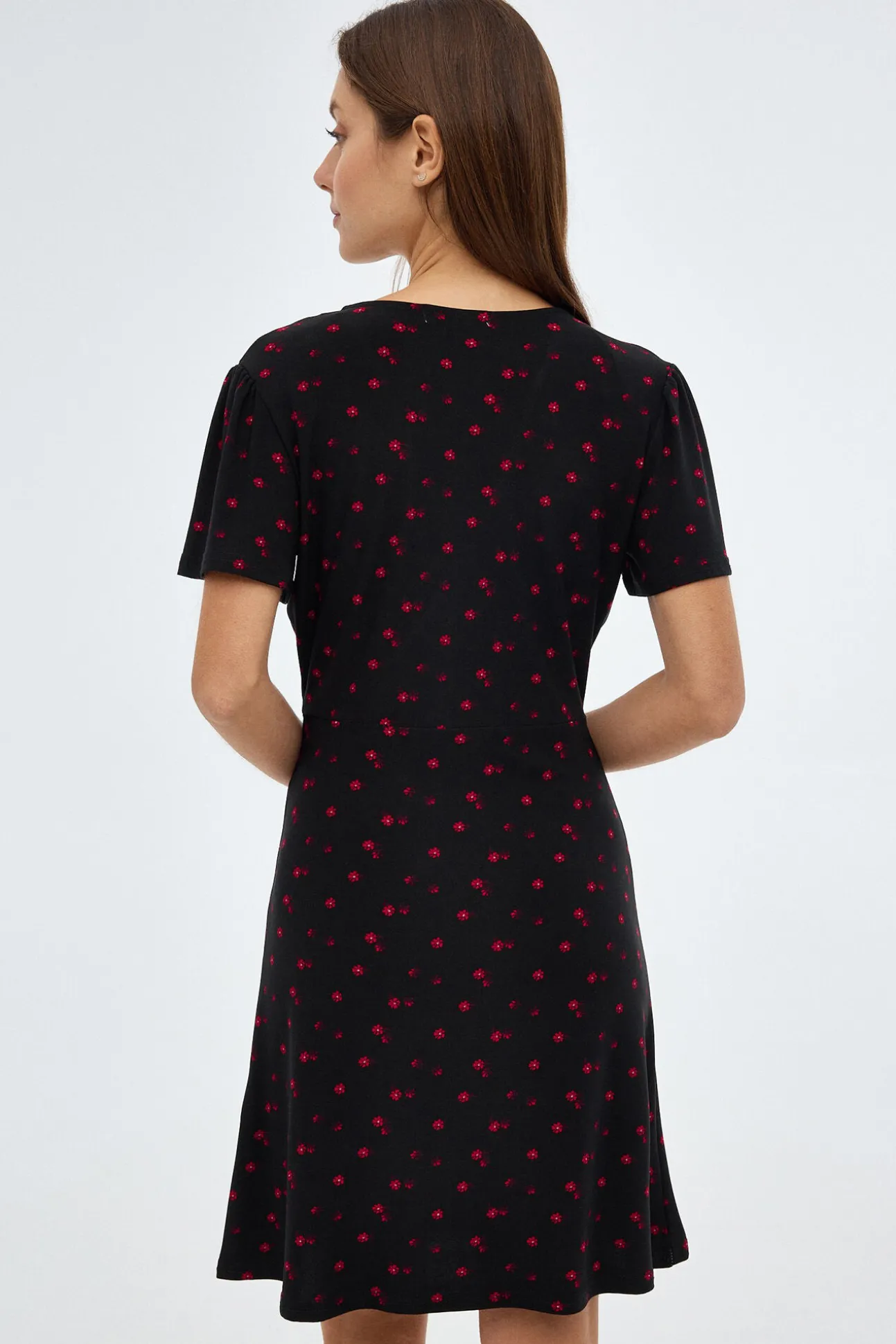 Vestido Escote Cruzado Con Estampado