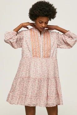 Vestido Estampado Corto Con Manga Larga.