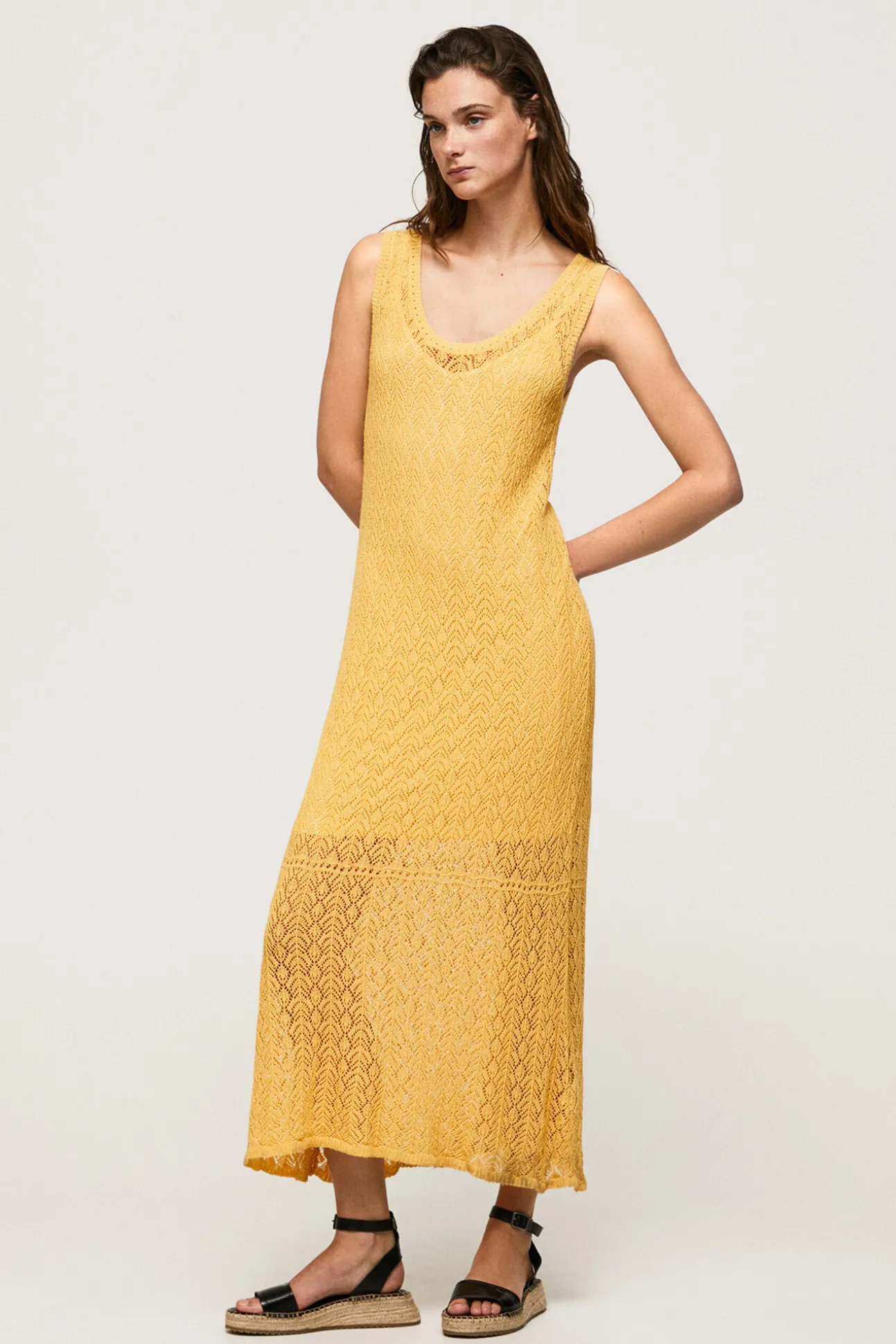Vestido Largo Con Lino Manga Corta Fluido.