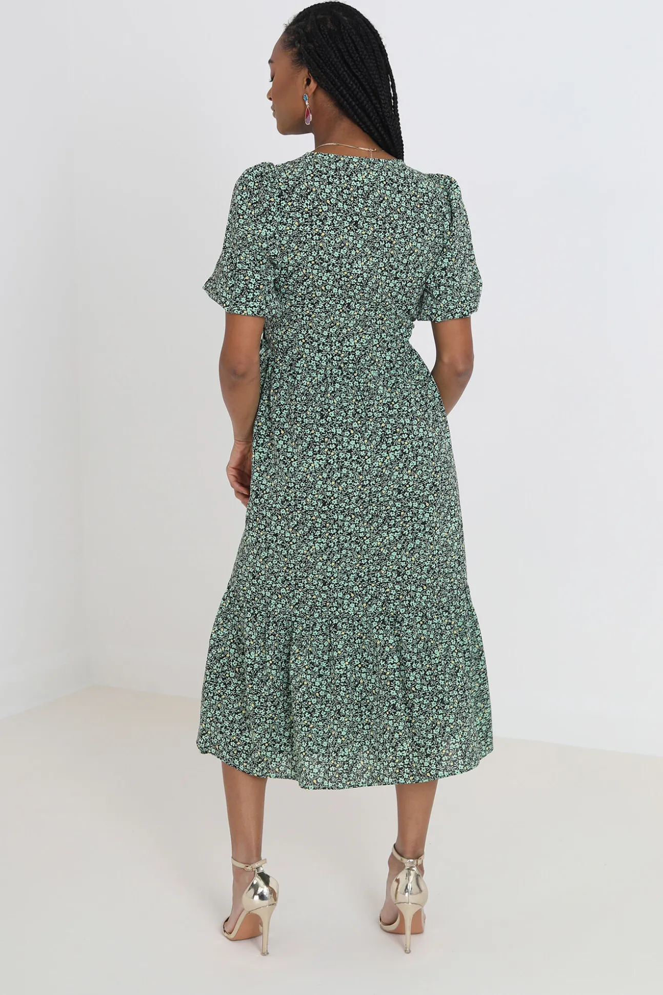 Vestido Midi Cruzado Y Estampado.