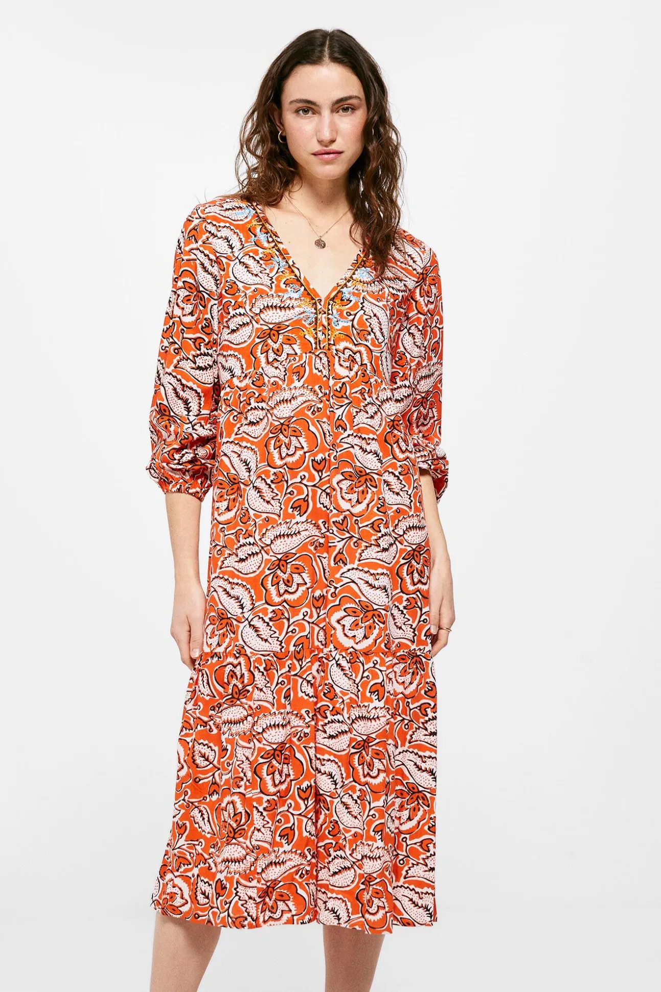 Vestido Midi Escote Bordados