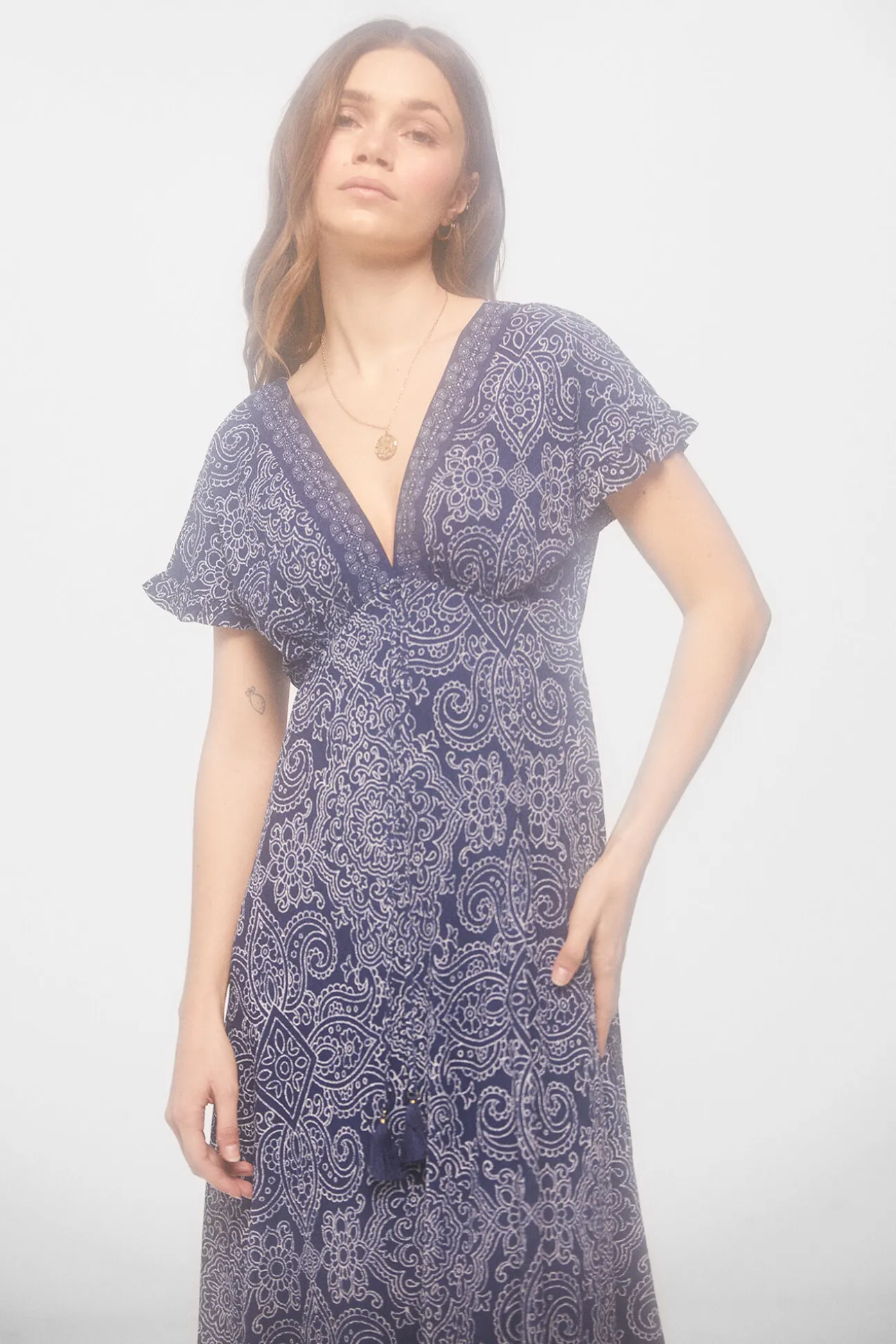 Vestido Midi Escote Cenefa