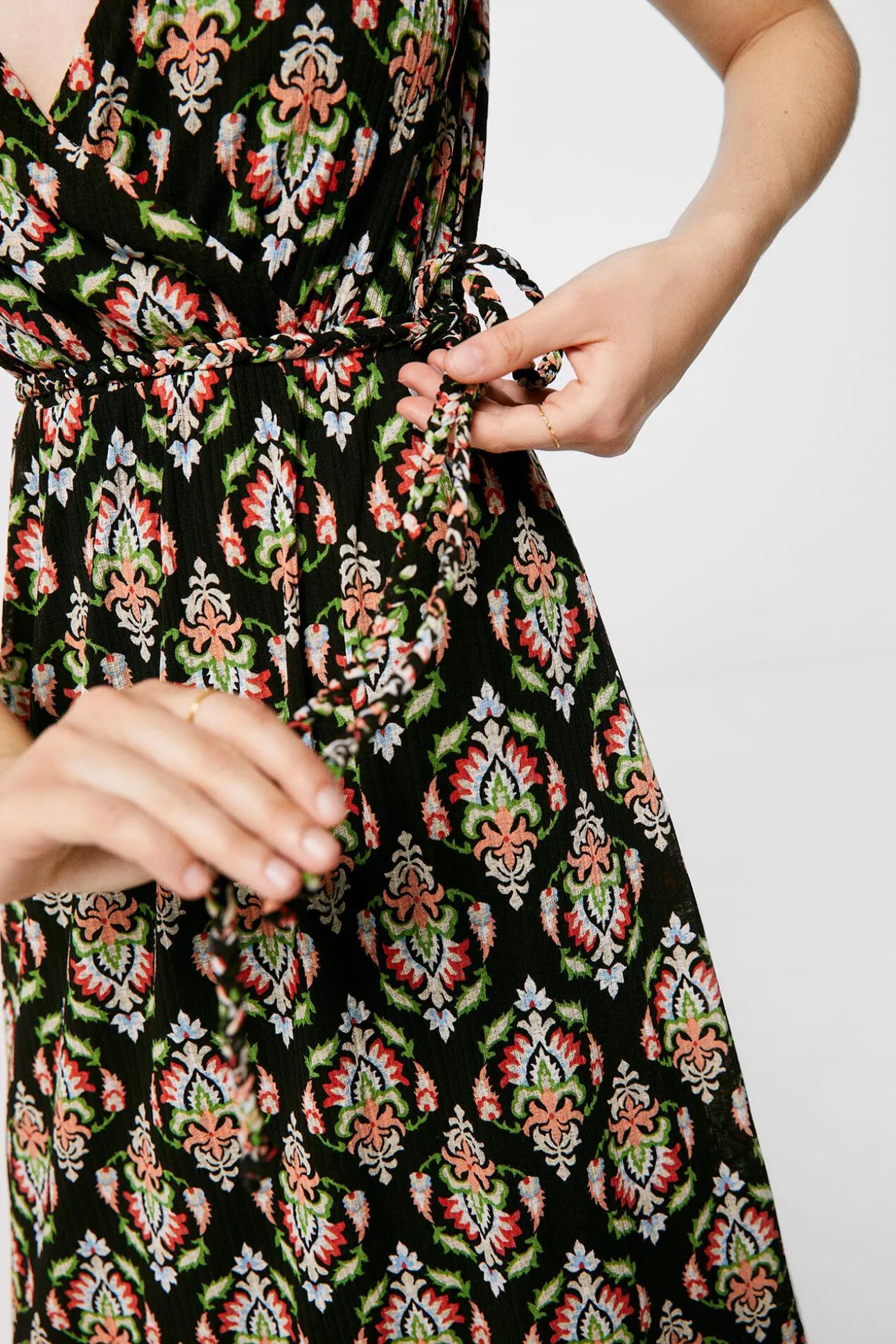 Vestido Midi Escote Cruce