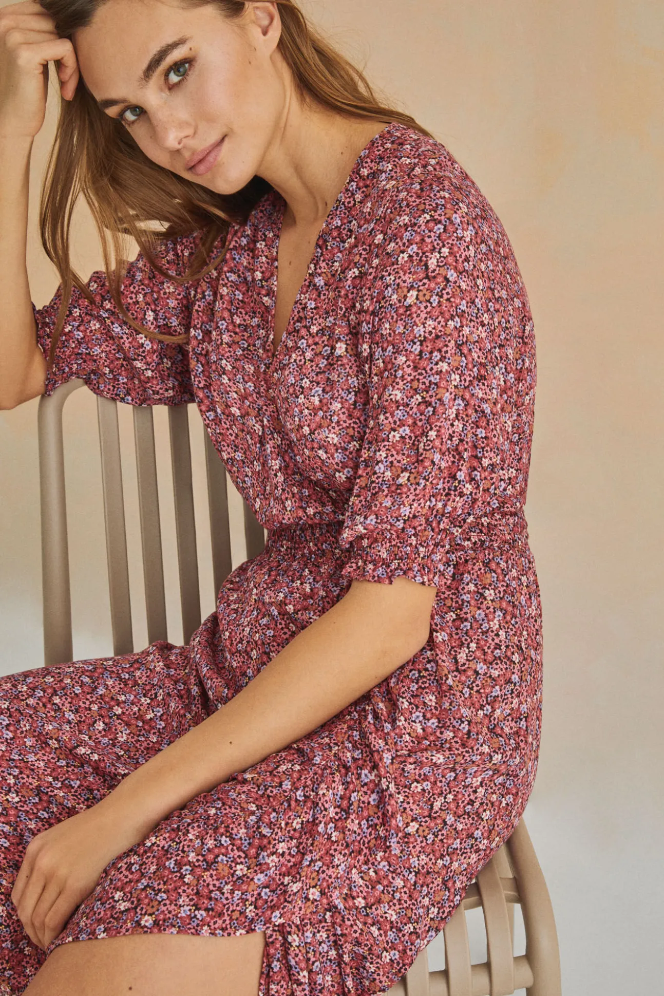 Vestido Midi Volantes Rosa