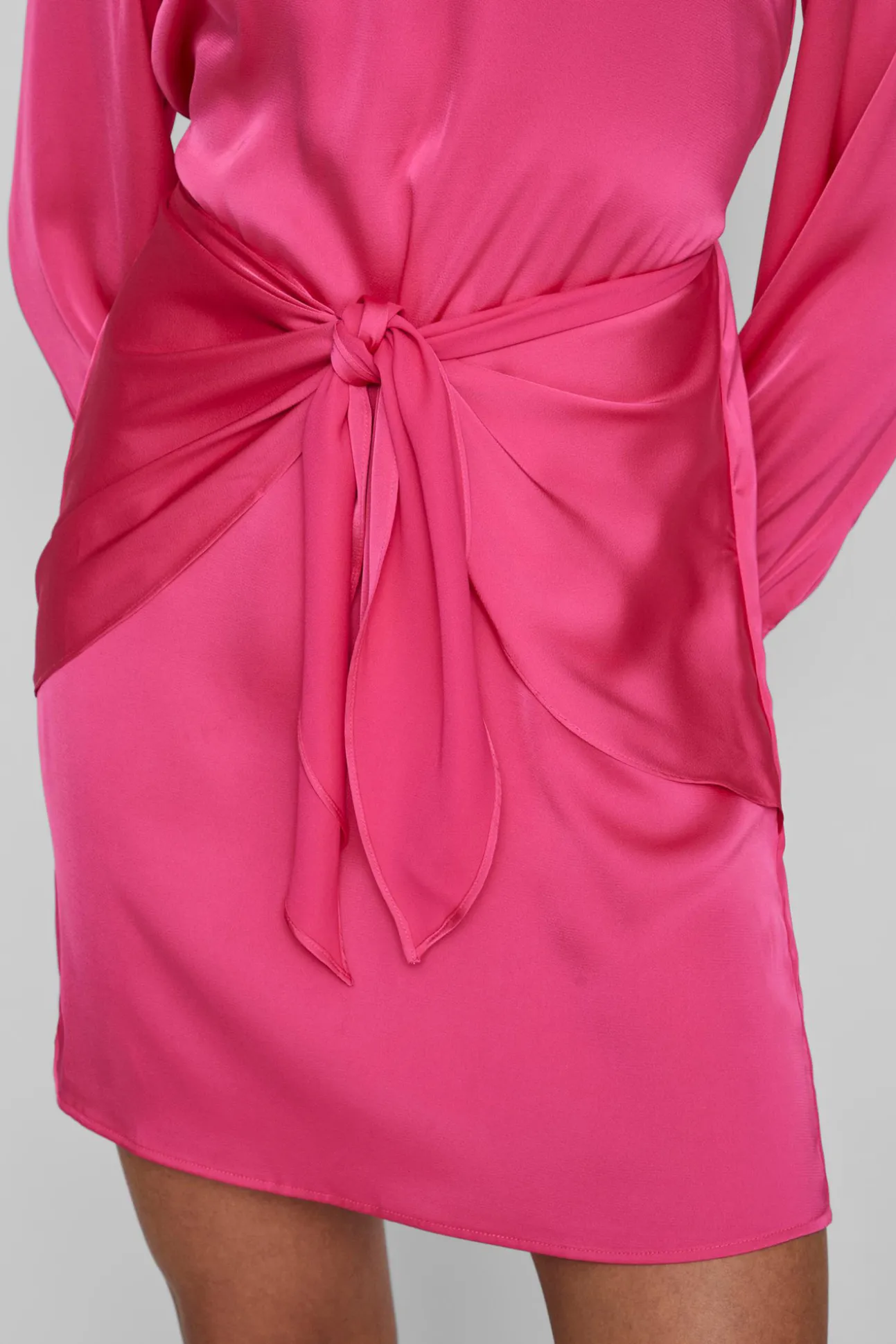 Vestido Mini De Manga Larga.