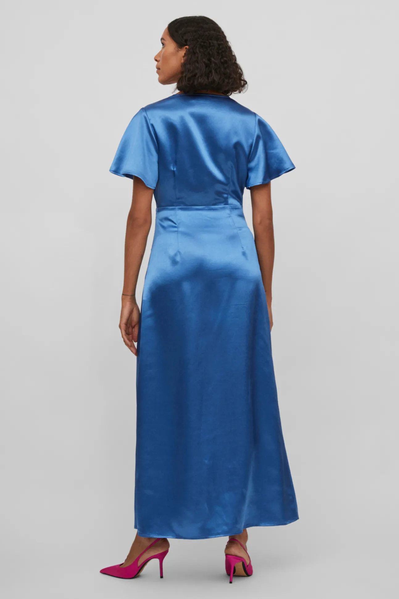 Vestido Satinado De Manga Corta