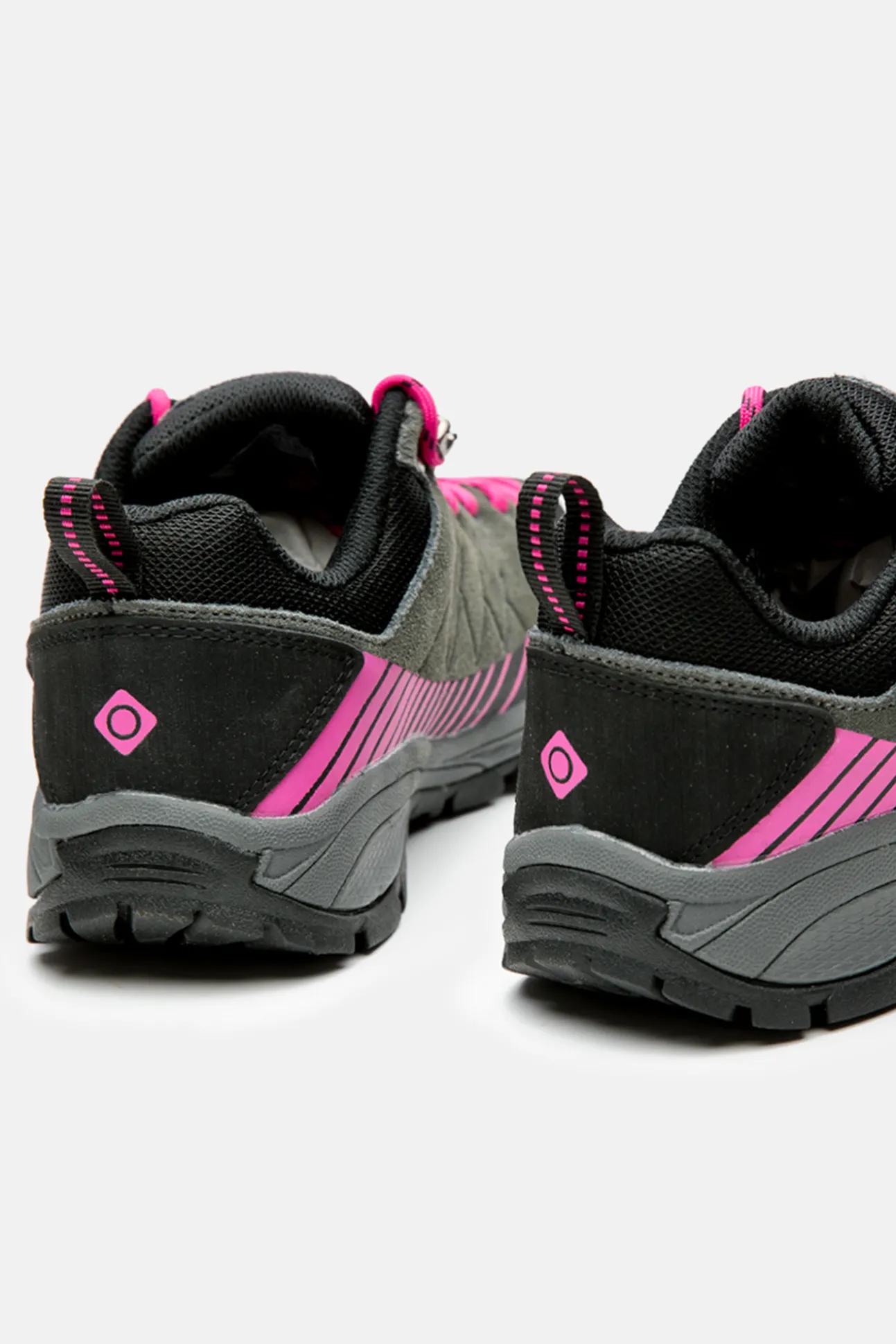 Zapatilla De Trekking Ava