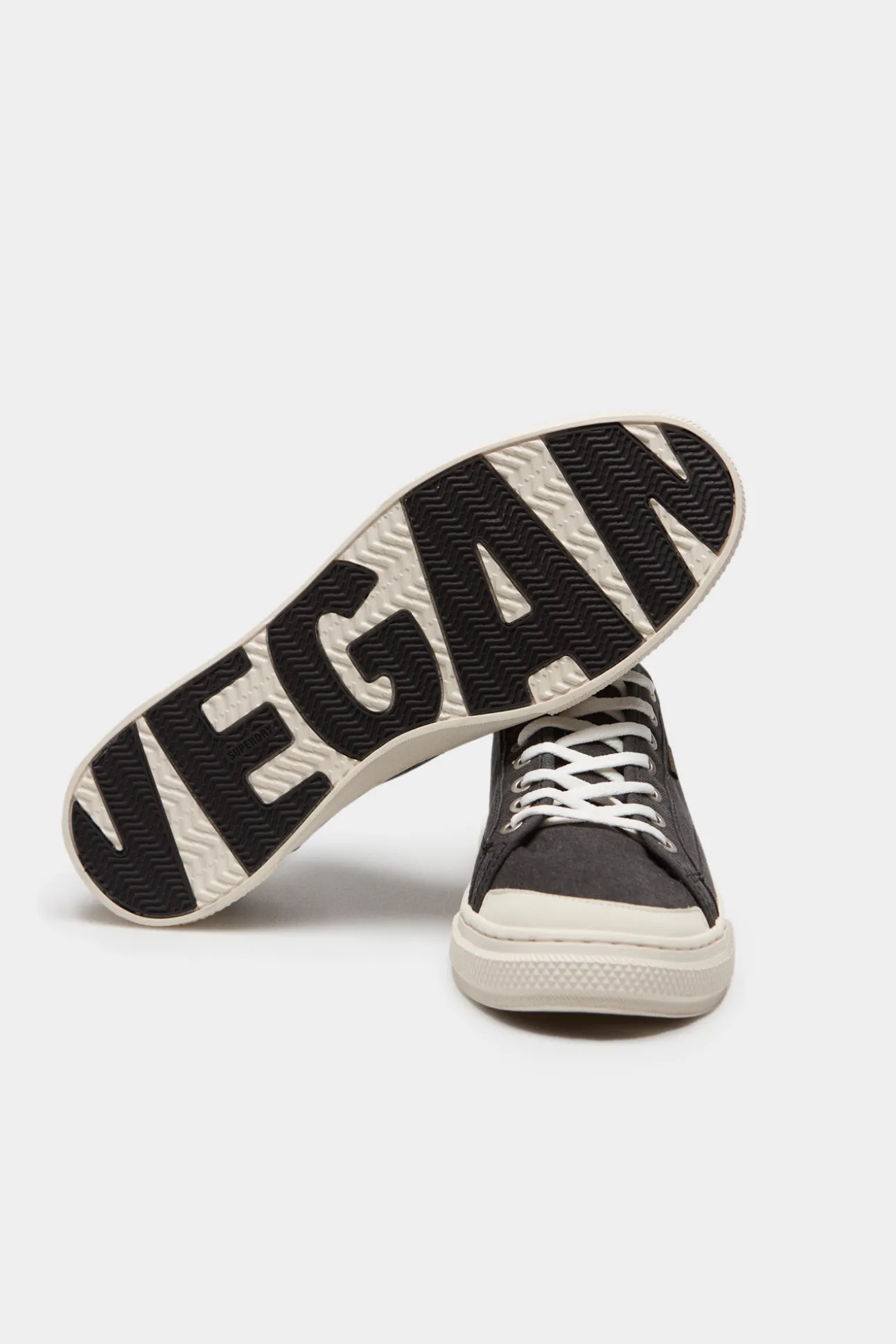 Zapatillas Deportivas Veganas De Lona Y Cana Baja